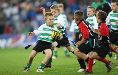 01.10.11 - Cardiff Blues v Glasgow Warriors, RaboDirect Pro 12 - Action from the Barry v Rhydfelin Half Time Under 8s Tag Match    