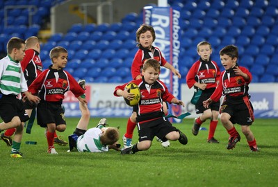 01.10.11 - Cardiff Blues v Glasgow Warriors, RaboDirect Pro 12 - Action from the Barry v Rhydfelin Half Time Under 8s Tag Match    
