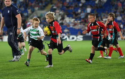01.10.11 - Cardiff Blues v Glasgow Warriors, RaboDirect Pro 12 - Action from the Barry v Rhydfelin Half Time Under 8s Tag Match    
