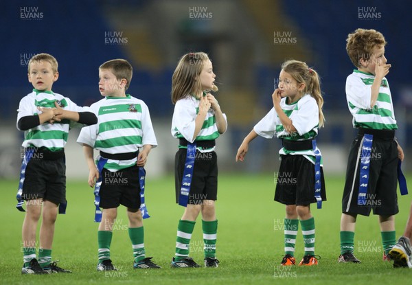 01.10.11 - Cardiff Blues v Glasgow Warriors, RaboDirect Pro 12 - Action from the Barry v Rhydfelin Half Time Under 8s Tag Match    