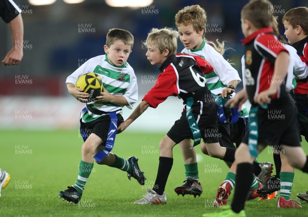 01.10.11 - Cardiff Blues v Glasgow Warriors, RaboDirect Pro 12 - Action from the Barry v Rhydfelin Half Time Under 8s Tag Match    
