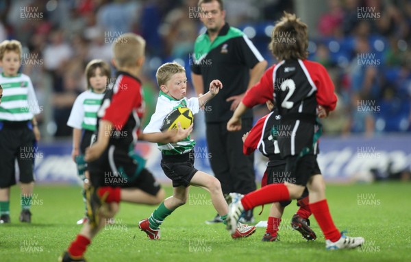 01.10.11 - Cardiff Blues v Glasgow Warriors, RaboDirect Pro 12 - Action from the Barry v Rhydfelin Half Time Under 8s Tag Match    