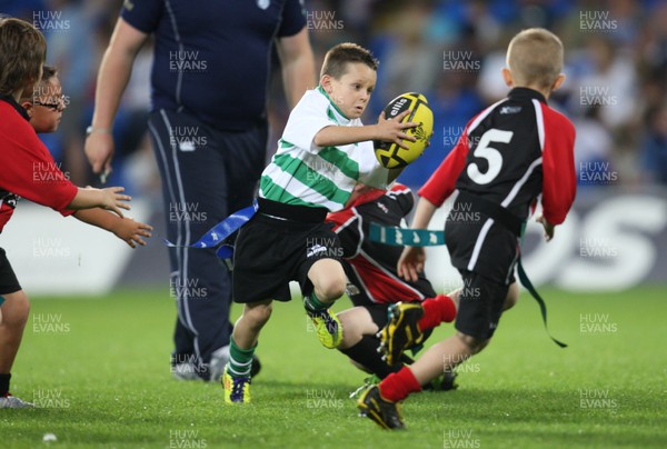 01.10.11 - Cardiff Blues v Glasgow Warriors, RaboDirect Pro 12 - Action from the Barry v Rhydfelin Half Time Under 8s Tag Match    