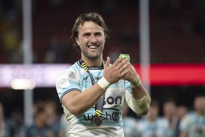 230525 - Bath Rugby v Lyon Olympique Universitaire - EPCR Challenge Cup Final - Tom de Glanville of Bath Rugby celebrates the win at full time
