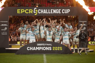 230525 - Bath Rugby v Lyon Olympique Universitaire - EPCR Challenge Cup Final - Bath celebrate lifting the trophy