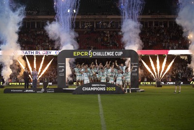 230525 - Bath Rugby v Lyon Olympique Universitaire - EPCR Challenge Cup Final - Bath celebrate lifting the trophy