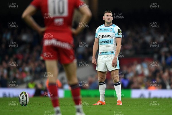 230525 - Bath Rugby v Lyon Olympique Universitaire - EPCR Challenge Cup Final - Finn Russell of Bath Rugby kicks a penalty