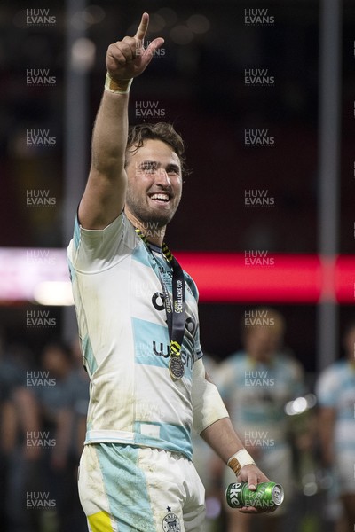 230525 - Bath Rugby v Lyon Olympique Universitaire - EPCR Challenge Cup Final - Tom de Glanville of Bath Rugby celebrates the win at full time
