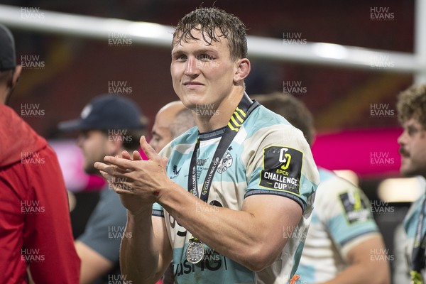 230525 - Bath Rugby v Lyon Olympique Universitaire - EPCR Challenge Cup Final - Ted Hill of Bath Rugby celebrates the win at full time