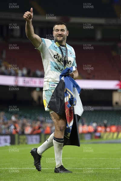 230525 - Bath Rugby v Lyon Olympique Universitaire - EPCR Challenge Cup Final - Bath players celebrate the win at full time