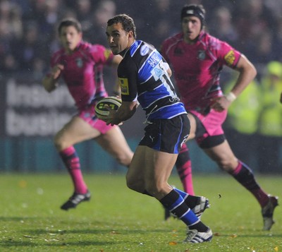 05.11.10 - Bath v Cardiff Blues - LV= Cup - Olly Barkley of Bath looks for support. 