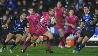 05.11.10 - Bath v Cardiff Blues - LV= Cup - Gareth Davies of Cardiff Blues. 