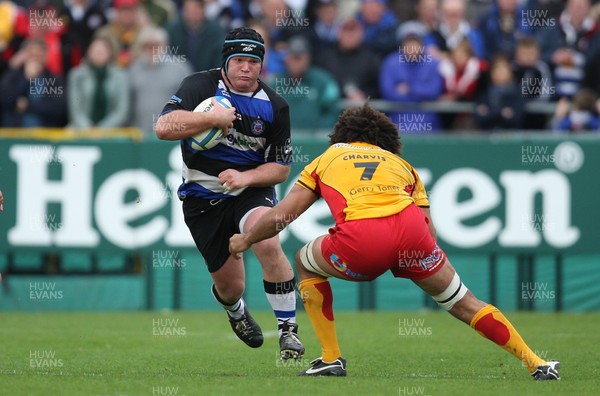 19.10.08 ... Bath v Newport Gwent Dragons, Heineken Cup. - Bath's Matt Stevens takes on Colin Charvis 