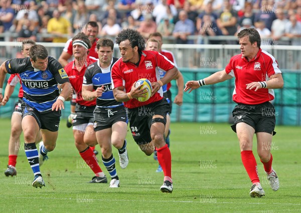 110812 Bath v London Welsh - Pre-Season Friendly - Hudson Tonga"uhia makes a break for London Welsh 