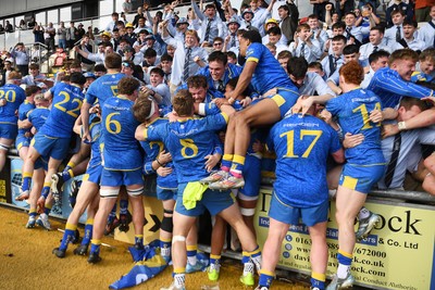 220426 - Bath v Loughborough - Men's BUCS Final - Bath players run to their fans to celebrate at full time