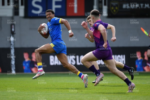 220426 - Bath v Loughborough - Men's BUCS Final - Tyler Offiah of Bath runs in to score a try
