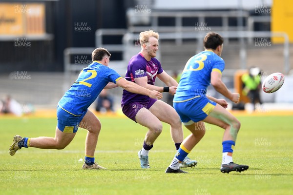 220426 - Bath v Loughborough - Men's BUCS Final - Jack Howells of Loughborough is challenged by Luc Anfield of Bath