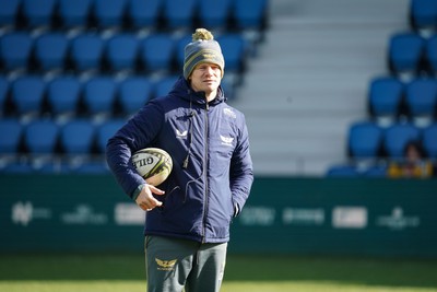 210123 - Aviron Bayonnais v Scarlets - EPCR Challenge Cup - Dwayne Peel head coach of Scarlets