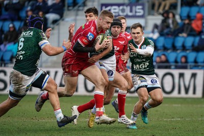 210123 - Aviron Bayonnais v Scarlets - EPCR Challenge Cup - Johnny McNicholl of Scarlets