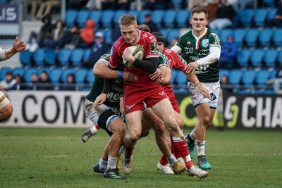 210123 - Aviron Bayonnais v Scarlets - EPCR Challenge Cup - Johnny McNicholl of Scarlets