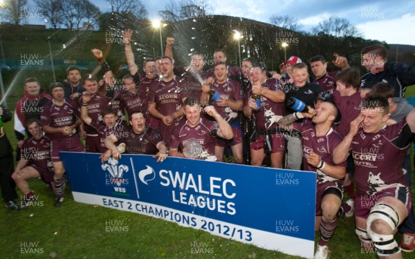 160513 - Bedlinog v Tylorstown, SWALEC League 2 East - Bedlinog celebrate winning League 2 East