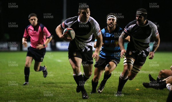 121018 - Bedwas v Cardiff - Principality Premiership - Adam Williams of Bedwas scores a try