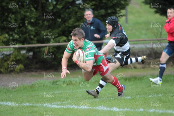 270413 - Bedwas v Llandovery - Welsh Premiership - Matthew Jacobs scores a try for Llandovery 