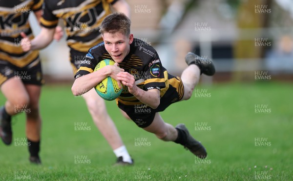 220426 Bedwellty v Deri, Admiral National League 4 East - Kristan Davies of Deri races in to score try