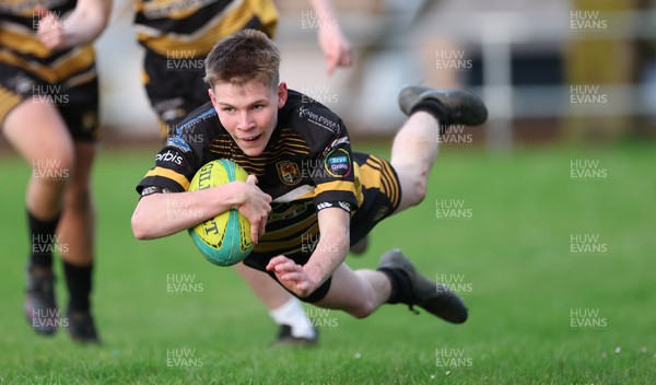 220426 Bedwellty v Deri, Admiral National League 4 East - Kristan Davies of Deri races in to score try