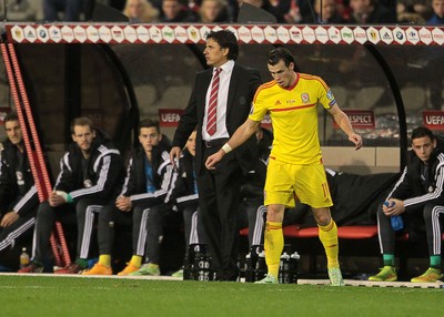 161114 - Belgium v Wales - European Championship Qualifier - Chris Coleman and Gareth Bale of Wales 