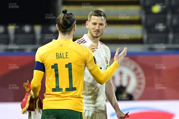 240321 - Belgium v Wales - FIFA World Cup Qualifier - Gareth Bale of Wales and Jan Vertonghen of Belgium before kick off