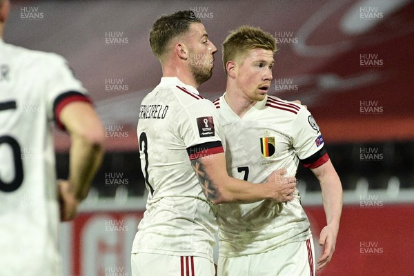 240321 - Belgium v Wales - FIFA World Cup Qualifier - Kevin De Bruyne of Belgium celebrates scoring goal with Toby Alderweireld (left)
