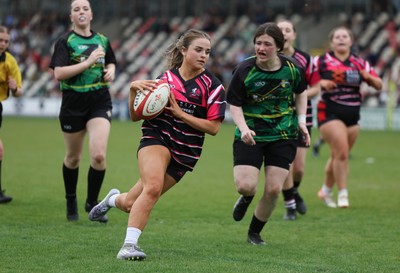 020526 - Belles v Chargers, U18s Girls Plate Final - Belles take on Chargers, green kit, during the U18s Girls Plate Final