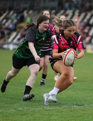 020526 - Belles v Chargers, U18s Girls Plate Final - Belles take on Chargers, green kit, during the U18s Girls Plate Final