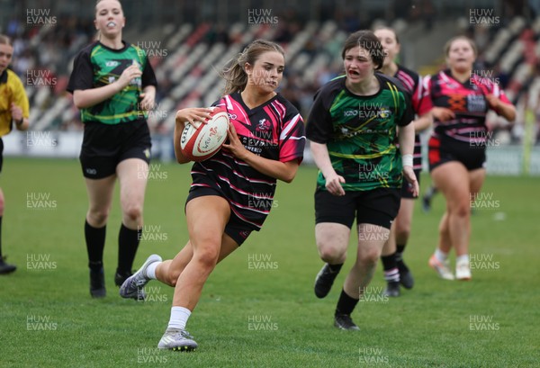 020526 - Belles v Chargers, U18s Girls Plate Final - Belles take on Chargers, green kit, during the U18s Girls Plate Final