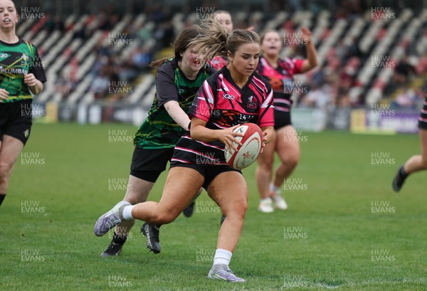 020526 - Belles v Chargers, U18s Girls Plate Final - Belles take on Chargers, green kit, during the U18s Girls Plate Final