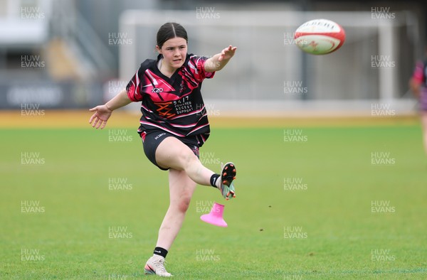 020526 - Belles v Chargers, U18s Girls Plate Final - Belles take on Chargers, green kit, during the U18s Girls Plate Final