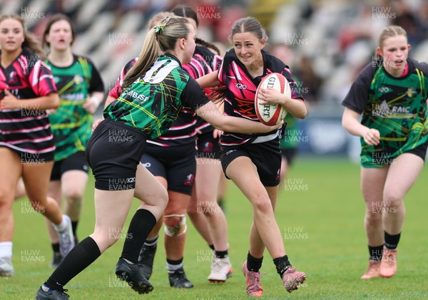 020526 - Belles v Chargers, U18s Girls Plate Final - Belles take on Chargers, green kit, during the U18s Girls Plate Final