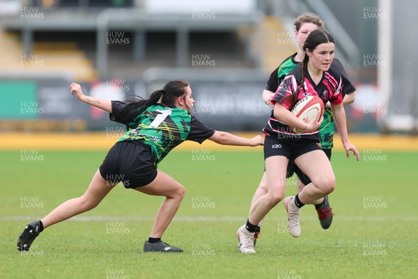 020526 - Belles v Chargers, U18s Girls Plate Final - Belles take on Chargers, green kit, during the U18s Girls Plate Final