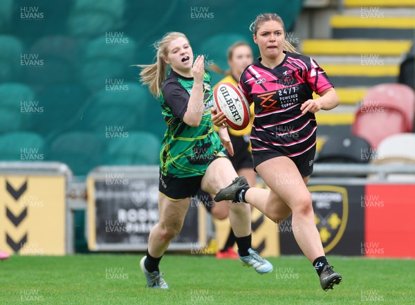 020526 - Belles v Chargers, U18s Girls Plate Final - Belles take on Chargers, green kit, during the U18s Girls Plate Final