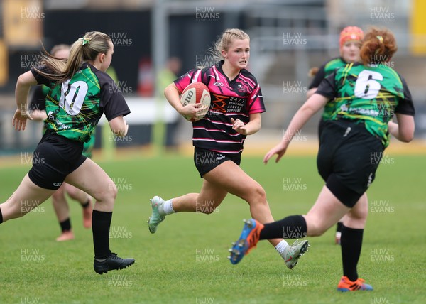 020526 - Belles v Chargers, U18s Girls Plate Final - Belles take on Chargers, green kit, during the U18s Girls Plate Final