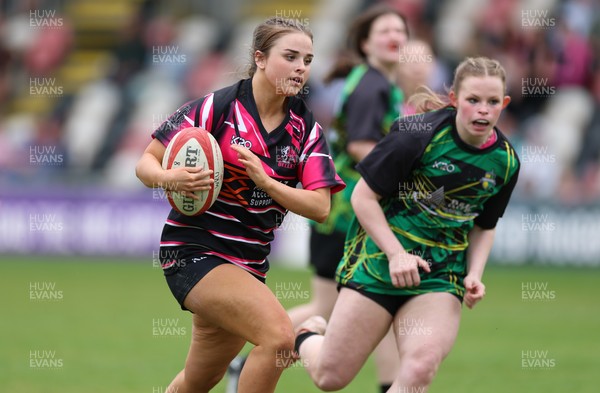 020526 - Belles v Chargers, U18s Girls Plate Final - Belles take on Chargers, green kit, during the U18s Girls Plate Final