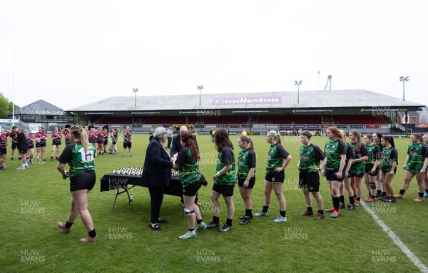 020526 - Belles v Chargers, U18s Girls Plate Final - Players receive the medals
