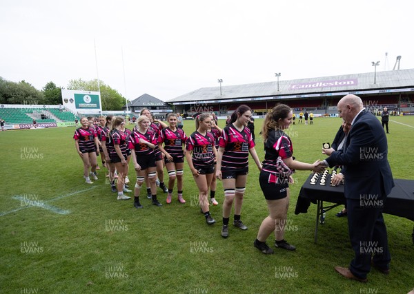 020526 - Belles v Chargers, U18s Girls Plate Final - Players receive the medals