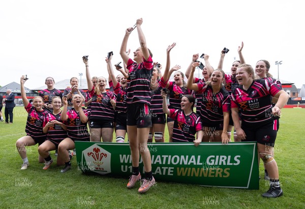 020526 - Belles v Chargers, U18s Girls Plate Final - Belles celebrate after winning the U18s Girl Plate Final