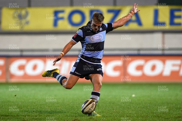 080918 - Benetton Rugby v Cardiff Blues - Guinness PRO14 -  Gareth Anscombe of Cardiff Blues kicks