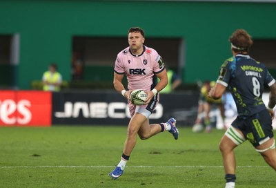 040426 - Benetton Rugby v Cardiff Rugby - EPCR Challenge Cup Round of 16 - Mason Grady of Cardiff 