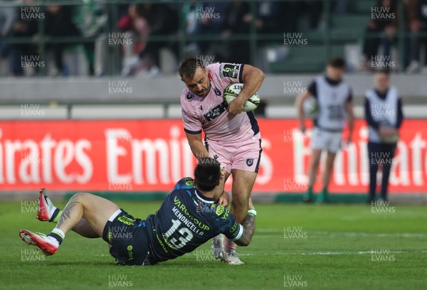040426 - Benetton Rugby v Cardiff Rugby - EPCR Challenge Cup Round of 16 - Liam Belcher of Cardiff is tackled by Tommaso Menoncello of Benetton 