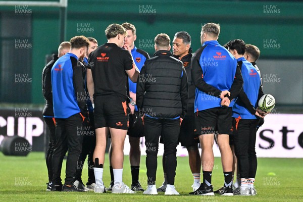 100126 - Benetton Rugby v Dragons RFC - EPCR Challenge Cup - Dragons head coach Filo Tiatia with players before the match