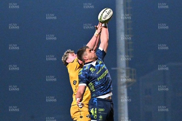 100126 - Benetton Rugby v Dragons RFC - EPCR Challenge Cup - Ryan Woodman of Dragons 